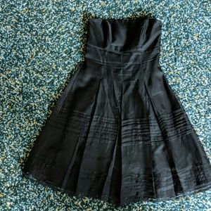 White House Black Market Size 2 strapless dress
